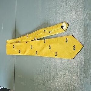 BANCROFT Tie, Handmade pure silk. Vintage, mustard color with small flags.